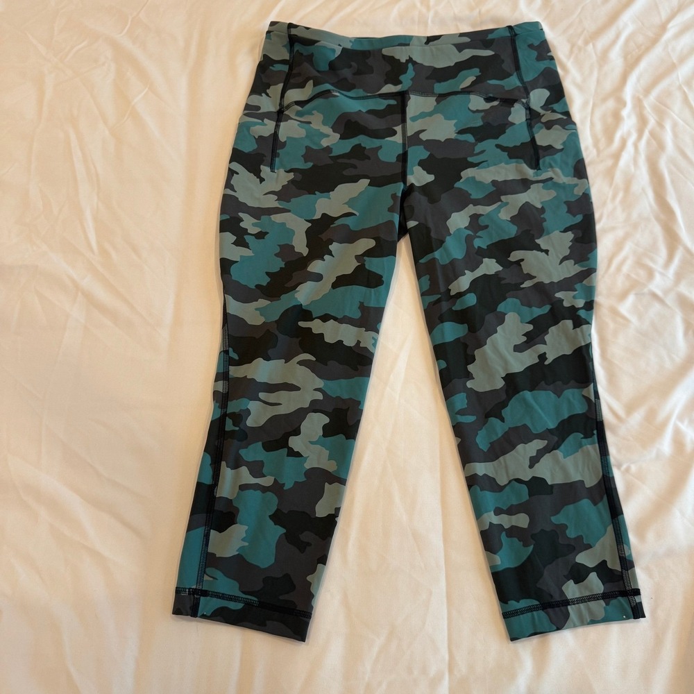 Lululemon Invigorate High-Rise Crop 23" Heritage 365 Camo Tidewater‎ Teal Multi - Picture 2 of 15